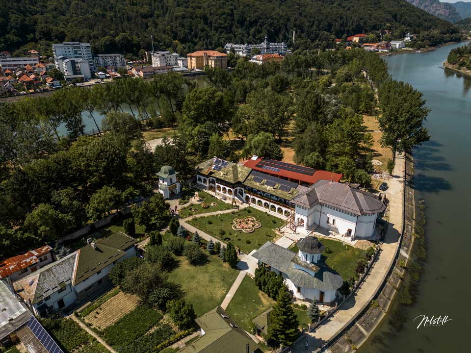 Manastirea Ostrov - Calimanesti