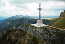 Drumeţie în Parcul Natural Bucegi: Oaza de Frumusețe și Aventură Crucea Eroilor de pe Caraiman